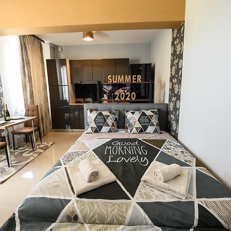 Апартаменти Beachside Studio Mamaia Nord Неводарі Екстер'єр фото